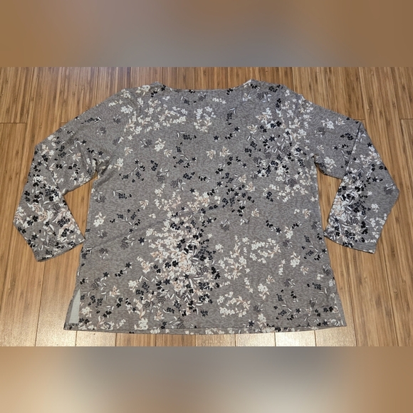 NWOT Mario Serrani Floral Top - Picture 7 of 8